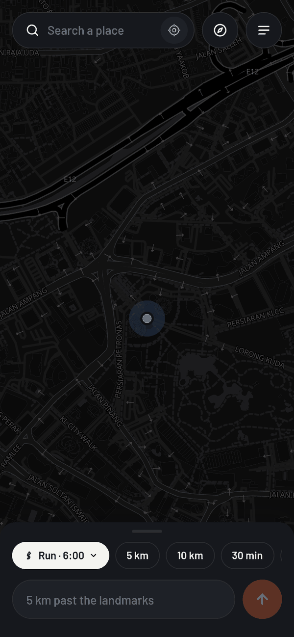 Plan screen with run mode and distance chips, in dark mode